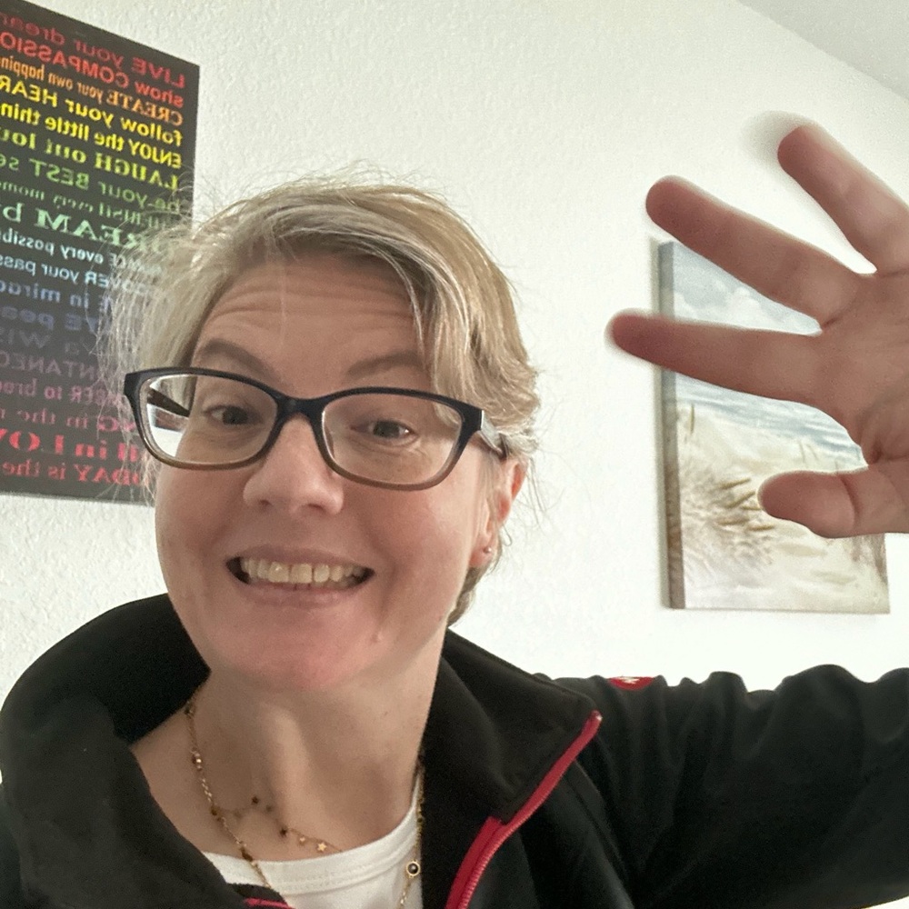 Meet your Posher, Laura